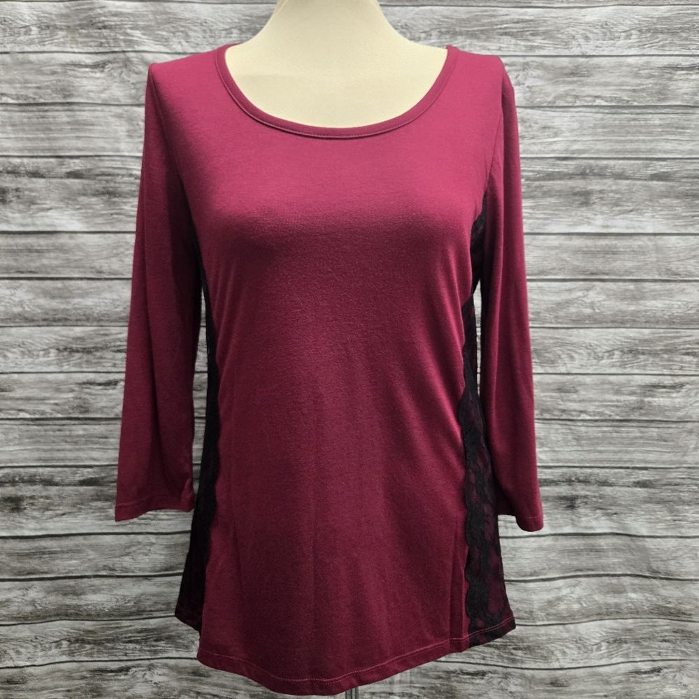 Bongo merlot top with lace detail